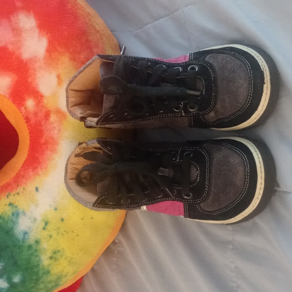 Fendi kids sneakers, GUC - Picture 3 of 5